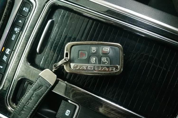 Used Jaguar XFL 2019 XFL 2.0T 200PS Two-Wheel-Drive Luxury Edition Vehicle Key