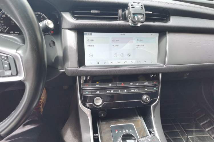 Used Jaguar XFL 2019 XFL 2.0T 250 PS Four-Wheel Drive Luxury Edition Audio And AC Panel