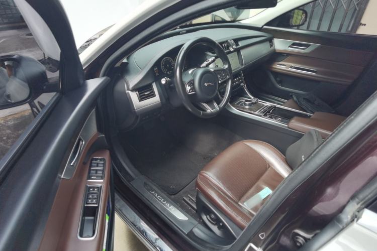 Used Jaguar XFL 2019 XFL 2.0T 250 PS Four-Wheel Drive Luxury Edition Driver Seat