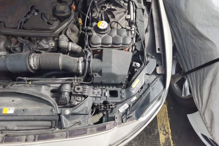 Used Jaguar XFL 2019 XFL 2.0T 250 PS Four-Wheel Drive Luxury Edition Engine Bay Left