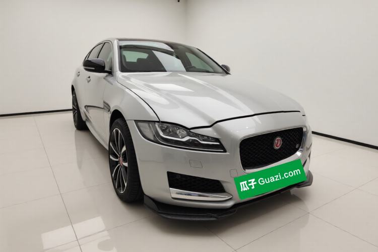 Used Jaguar XFL 2019 XFL 2.0T 250 PS Four-Wheel Drive Luxury Edition Front Right 45 Deg
