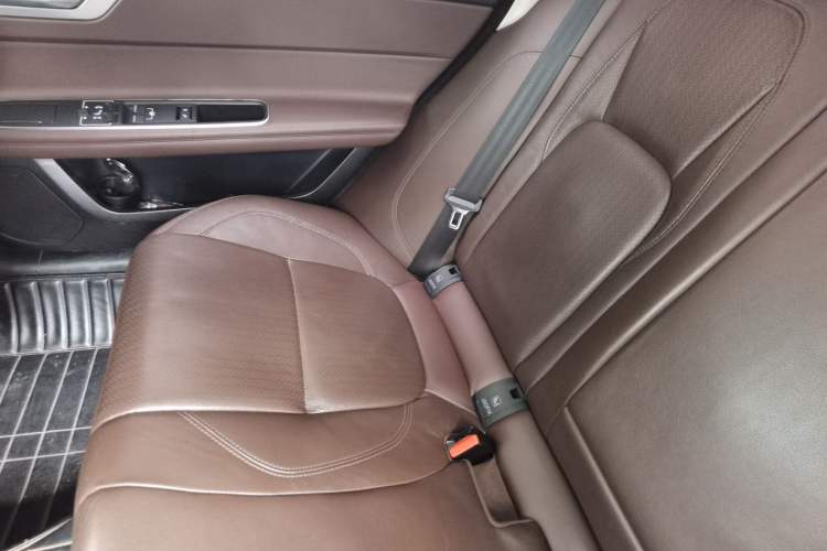 Used Jaguar XFL 2019 XFL 2.0T 250 PS Four-Wheel Drive Luxury Edition Left Rear Seat