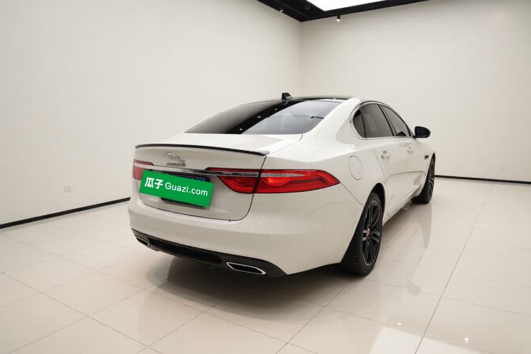 Used Jaguar XFL 2019 XFL 2.0T 250 PS Four-Wheel Drive Luxury Edition Rear Right 45 Deg