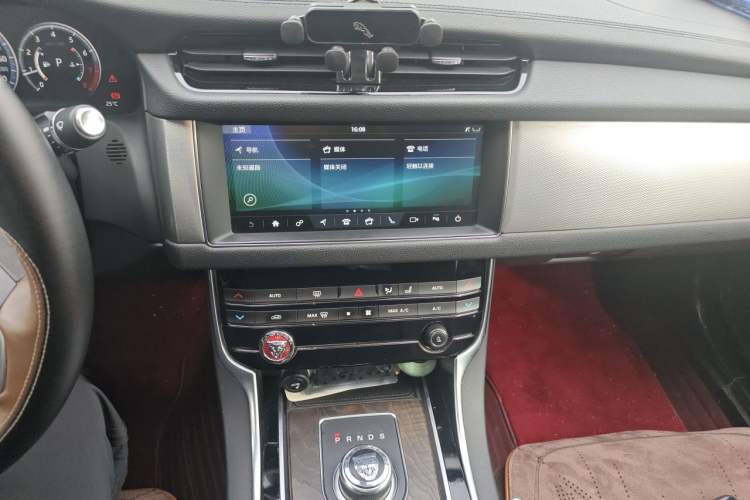 Used Jaguar XFL 2019 XFL 2.0T 250 PS Four-Wheel Drive Luxury Edition Audio And AC Panel
