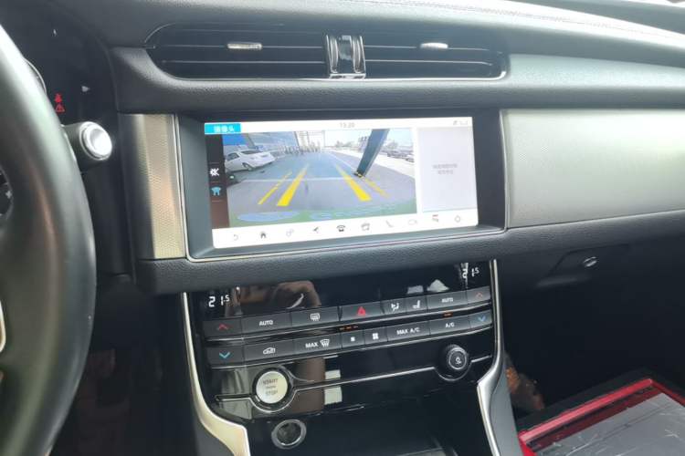 Used Jaguar XFL 2019 XFL 2.0T 250 PS Four-Wheel Drive Luxury Edition Audio And AC Panel