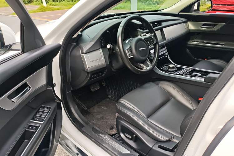 Used Jaguar XFL 2019 XFL 2.0T 200PS Two-Wheel-Drive Luxury Edition Driver Seat