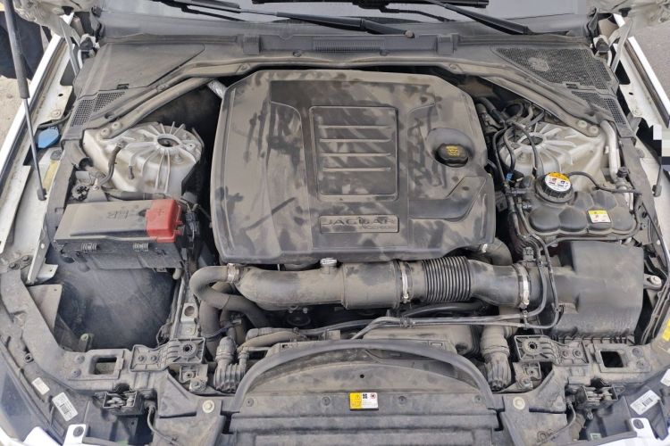 Used Jaguar XFL 2019 XFL 2.0T 250 PS Four-Wheel Drive Luxury Edition Engine Bay