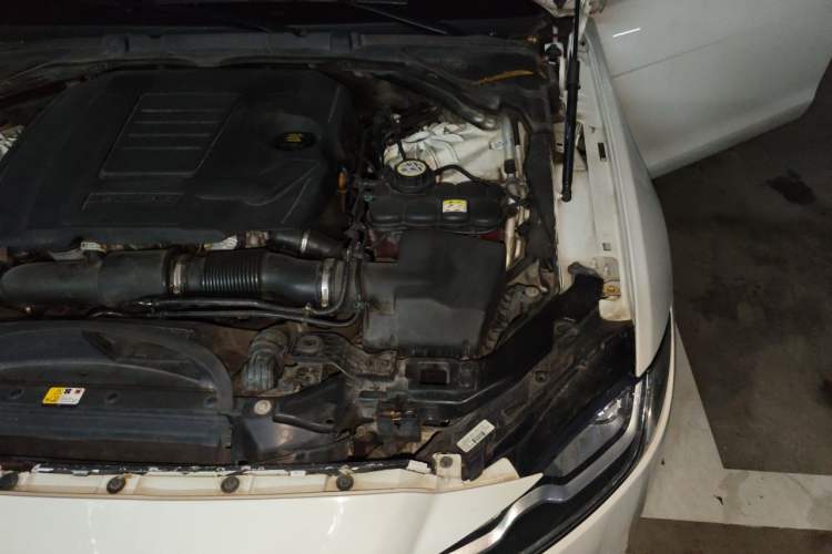Used Jaguar XFL 2019 XFL 2.0T 250 PS Four-Wheel Drive Luxury Edition Engine Bay Left