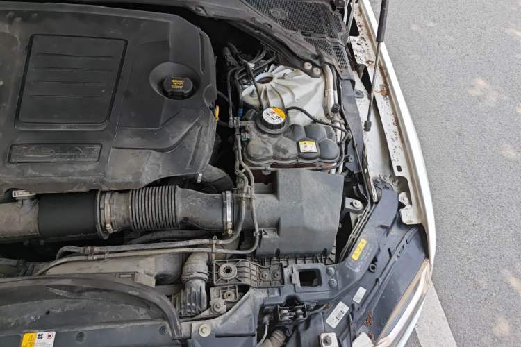 Used Jaguar XFL 2019 XFL 2.0T 250 PS Two-Wheel-Drive Luxury Edition Engine Bay Left