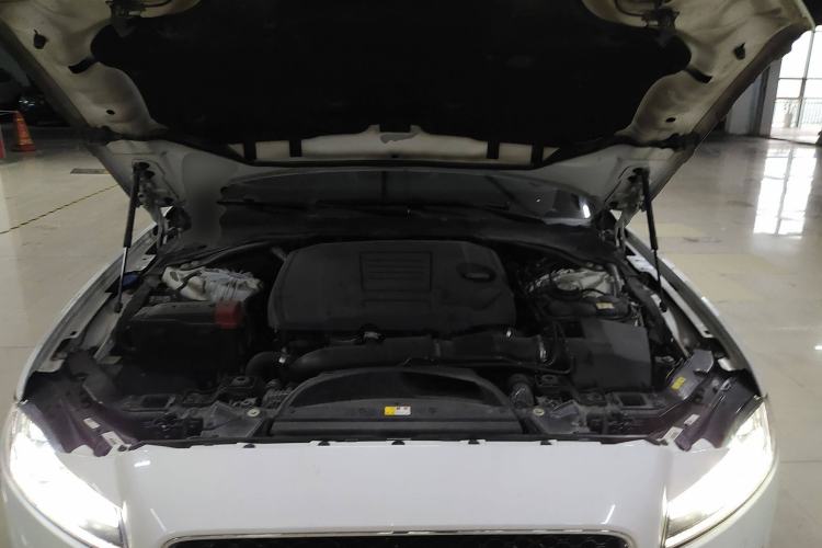 Used Jaguar XFL 2019 XFL 2.0T 250 PS Two-Wheel-Drive Luxury Edition Engine Bay