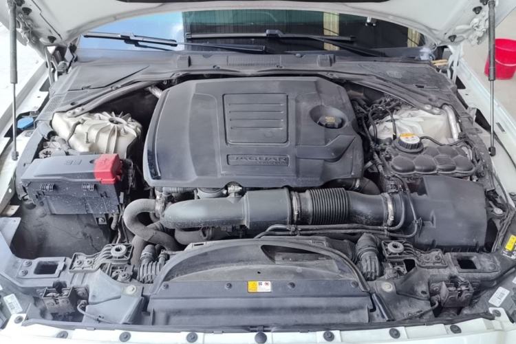 Used Jaguar XFL 2019 XFL 2.0T 250 PS Four-Wheel Drive Luxury Edition Engine Bay