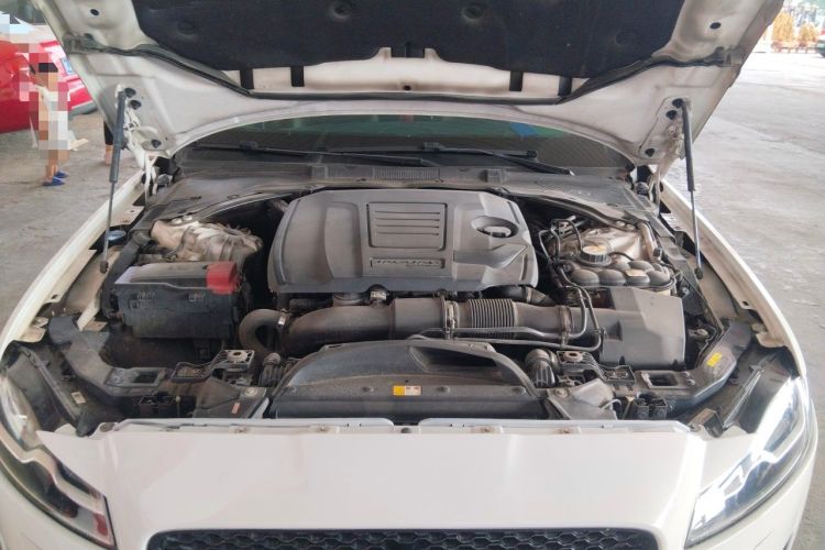 Used Jaguar XFL 2019 XFL 2.0T 250 PS Two-Wheel-Drive Luxury Edition Engine Bay
