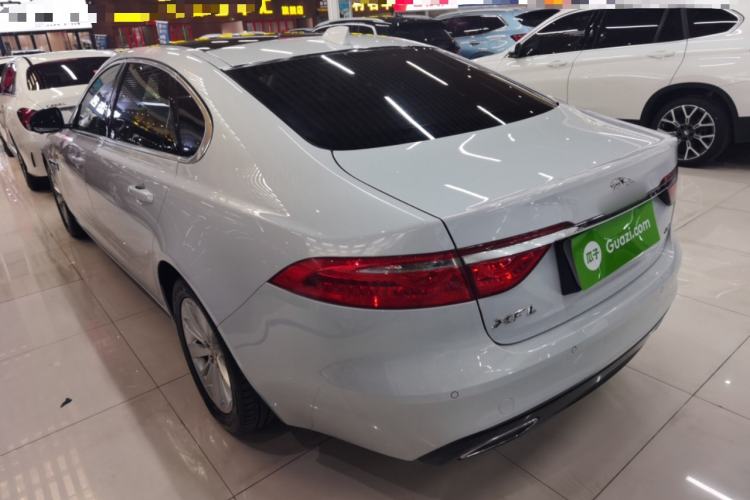 Used Jaguar XFL 2019 XFL 2.0T 200PS Two-Wheel-Drive Luxury Edition Exterior 2