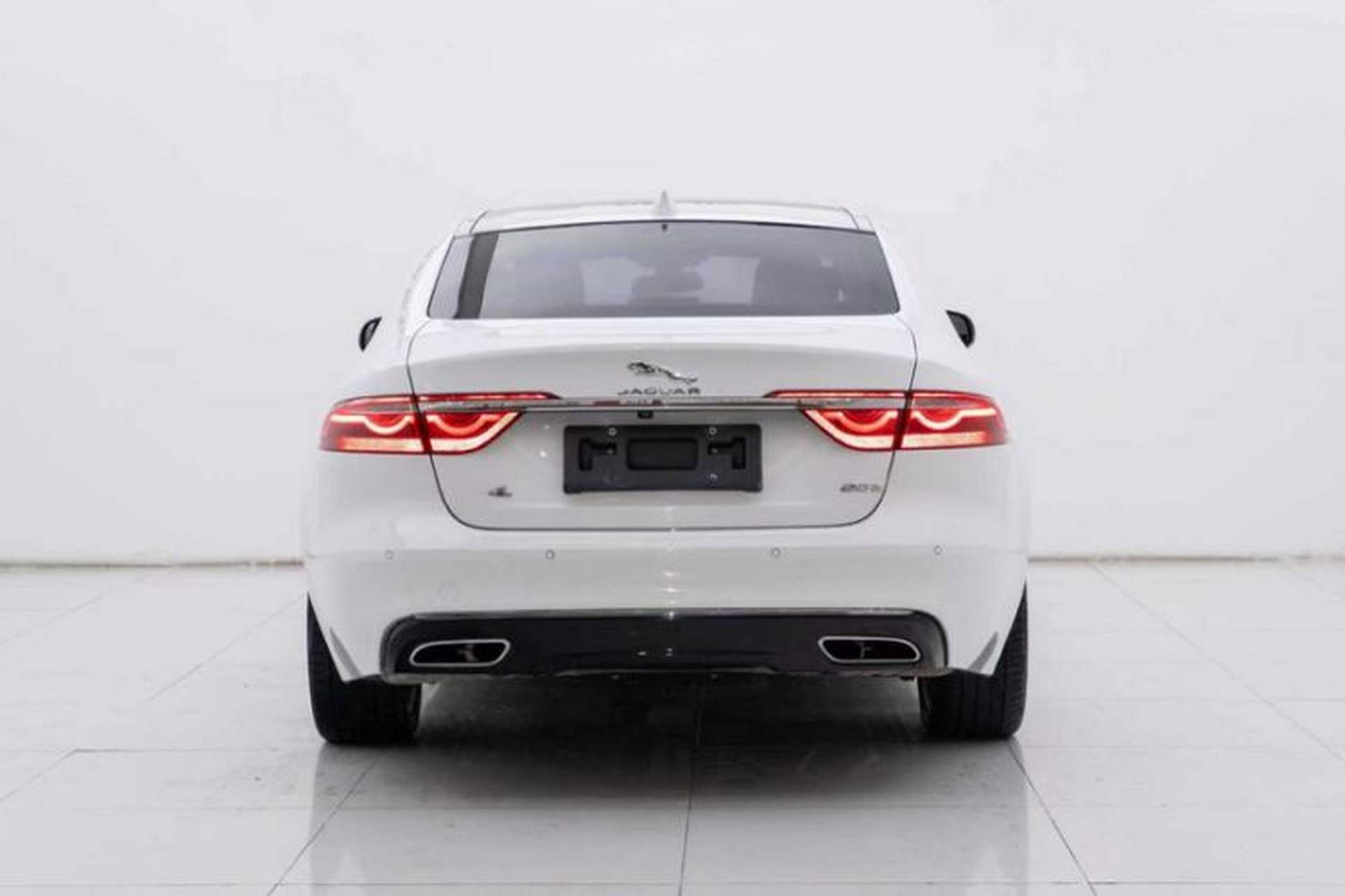 Used Jaguar XFL 2019 XFL 2.0T 200 PS Two-Wheel-Drive Elite Edition Exterior 2