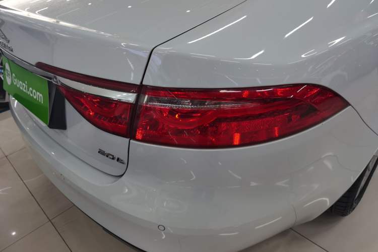 Used Jaguar XFL 2019 XFL 2.0T 200PS Two-Wheel-Drive Luxury Edition Exterior 3