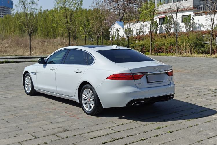 Used Jaguar XFL 2019 XFL 2.0T 200PS Two-Wheel-Drive Luxury Edition Exterior 3