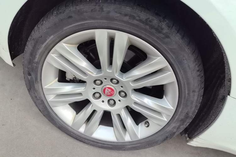Used Jaguar XFL 2019 XFL 2.0T 250 PS Four-Wheel Drive Luxury Edition Exterior 4