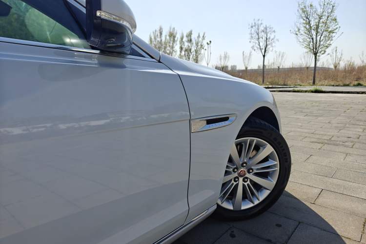 Used Jaguar XFL 2019 XFL 2.0T 200PS Two-Wheel-Drive Luxury Edition Exterior 8