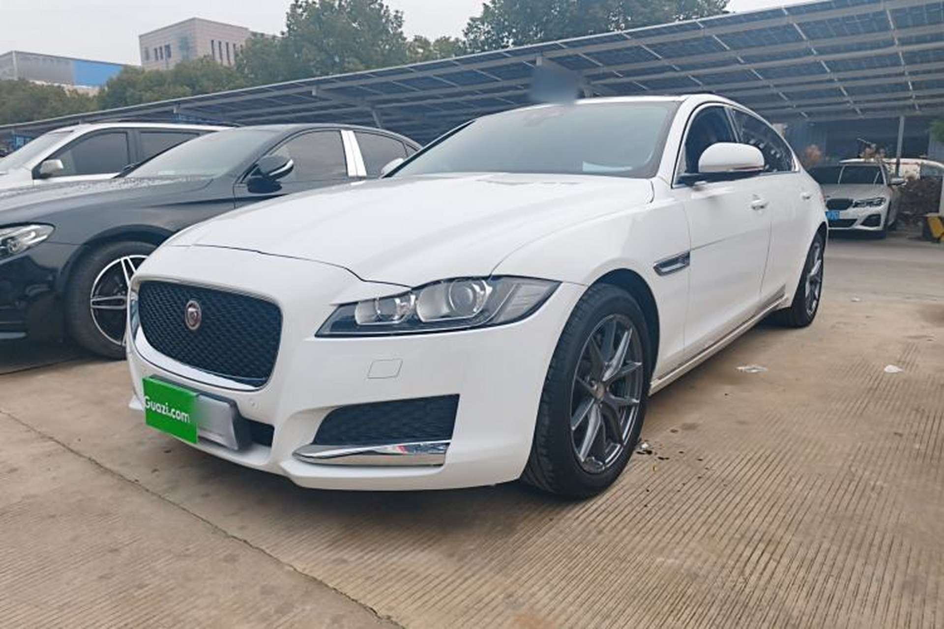 Used Jaguar XFL 2019 XFL 2.0T 200 PS Two-Wheel-Drive Elite Edition Front Left 45 Deg