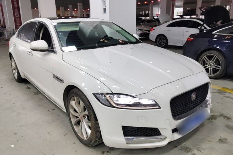 Used Jaguar XFL 2019 XFL 2.0T 250 PS Two-Wheel-Drive Luxury Edition Front Right 45 Deg
