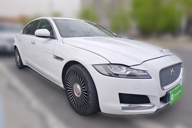 Used Jaguar XFL 2019 XFL 2.0T 250 PS Four-Wheel Drive Luxury Edition Front Right 45 Deg