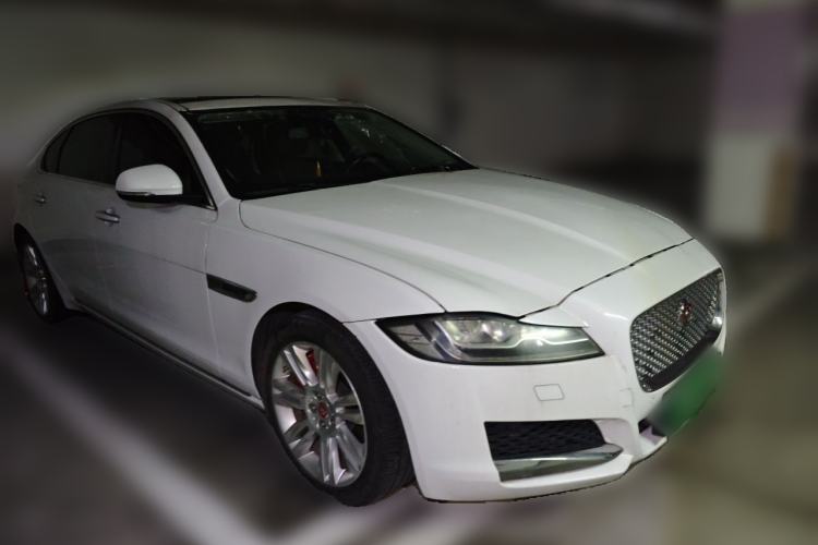 Used Jaguar XFL 2019 XFL 2.0T 250 PS Four-Wheel Drive Luxury Edition Front Right 45 Deg