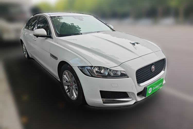 Used Jaguar XFL 2019 XFL 2.0T 200PS Two-Wheel-Drive Luxury Edition Front Right 45 Deg