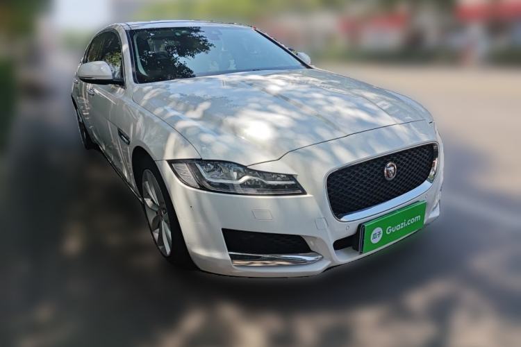 Used Jaguar XFL 2019 XFL 2.0T 250 PS Two-Wheel-Drive Luxury Edition Front Right 45 Deg