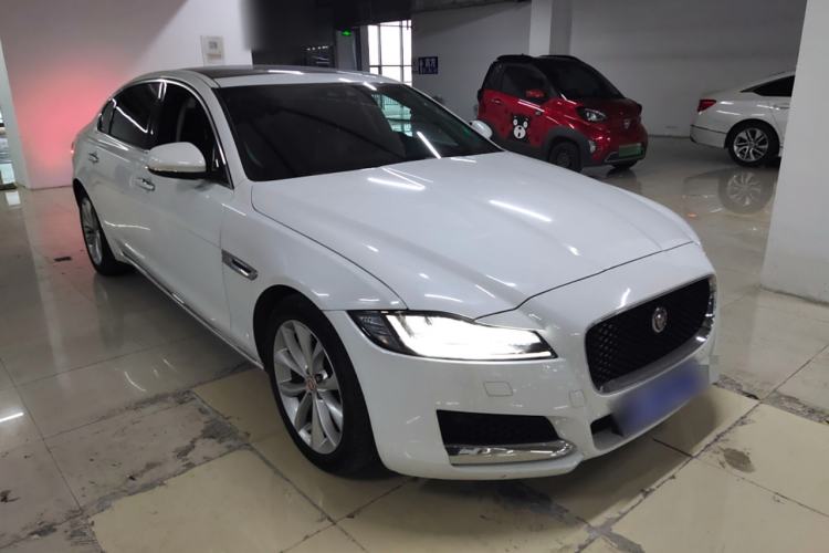 Used Jaguar XFL 2019 XFL 2.0T 250 PS Two-Wheel-Drive Luxury Edition Front Right 45 Deg