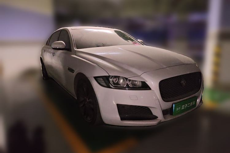 Used Jaguar XFL 2019 XFL 2.0T 200PS Two-Wheel-Drive Luxury Edition Front Right 45 Deg