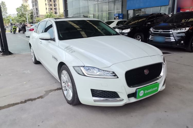 Used Jaguar XFL 2019 XFL 2.0T 250 PS Four-Wheel Drive Luxury Edition Front Right 45 Deg
