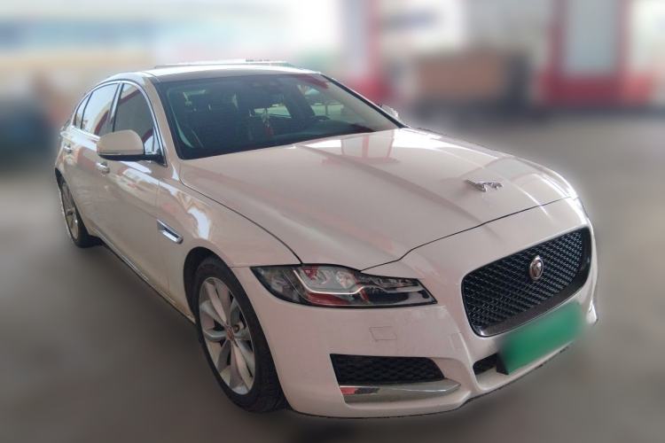 Used Jaguar XFL 2019 XFL 2.0T 250 PS Two-Wheel-Drive Luxury Edition Front Right 45 Deg