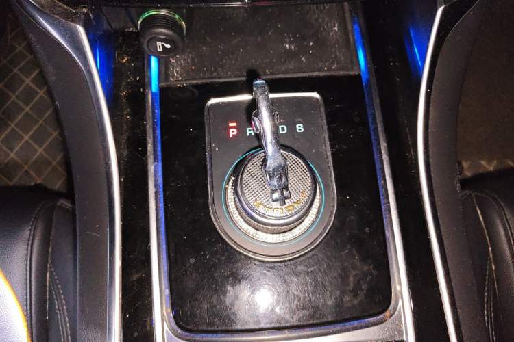 Used Jaguar XFL 2019 XFL 2.0T 200PS Two-Wheel-Drive Luxury Edition Gear Lever