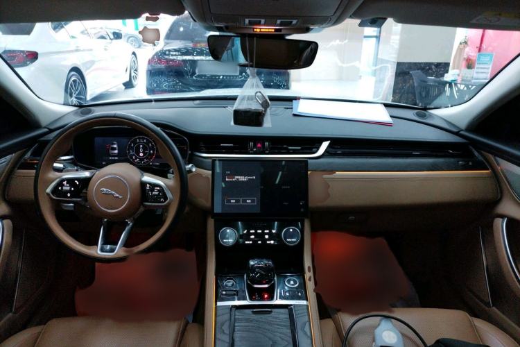Used Jaguar XFL 2019 XFL 2.0T 250 PS Two-Wheel-Drive Luxury Edition Interior 1