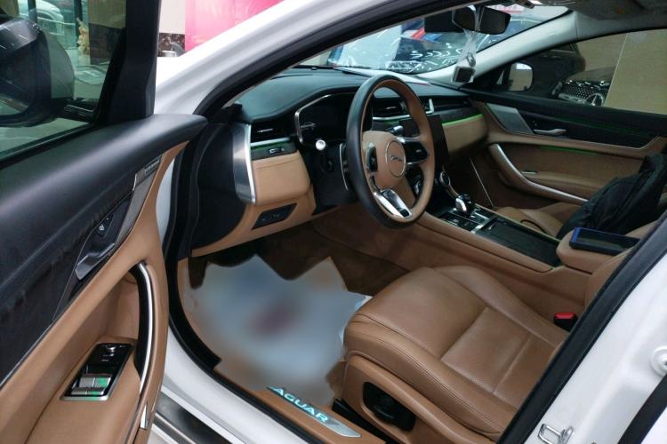 Used Jaguar XFL 2019 XFL 2.0T 250 PS Two-Wheel-Drive Luxury Edition Interior 2