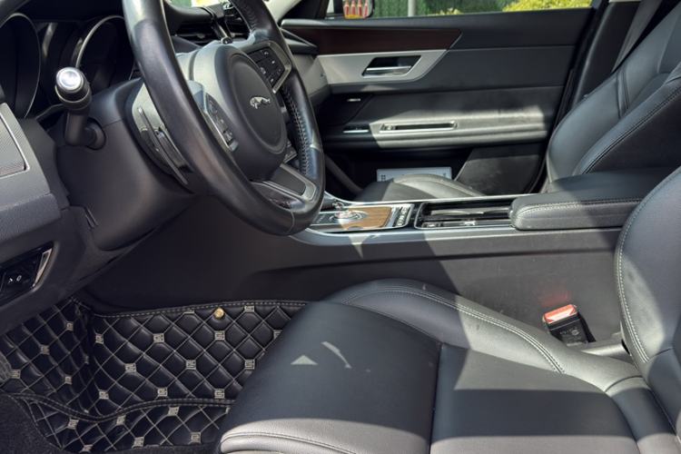Used Jaguar XFL 2019 XFL 2.0T 200 PS Two-Wheel-Drive Elite Edition Interior 3