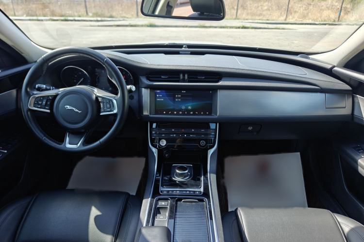Used Jaguar XFL 2019 XFL 2.0T 200PS Two-Wheel-Drive Luxury Edition Interior 3