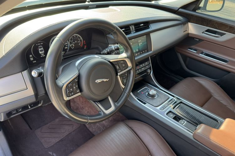 Used Jaguar XFL 2019 XFL 2.0T 250 PS Two-Wheel-Drive Luxury Edition Interior 6