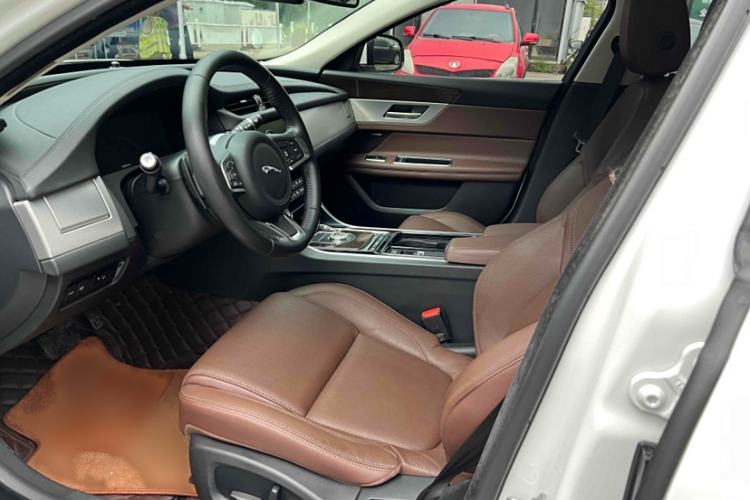 Used Jaguar XFL 2019 XFL 2.0T 250 PS Two-Wheel-Drive Luxury Edition Interior 6