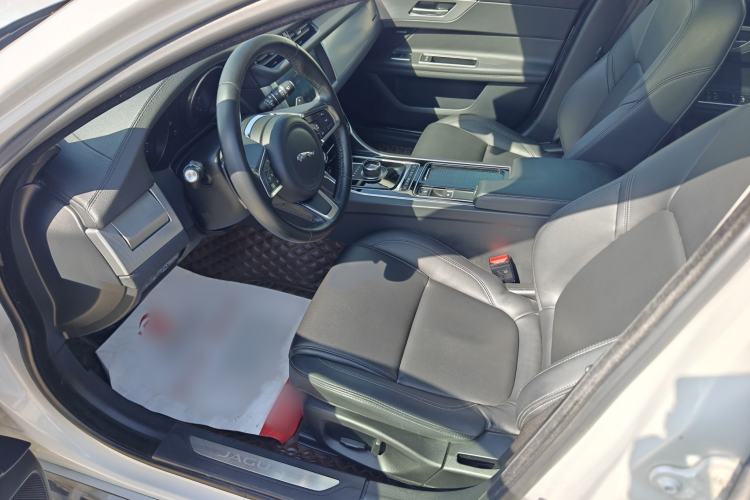 Used Jaguar XFL 2019 XFL 2.0T 200PS Two-Wheel-Drive Luxury Edition Interior 6