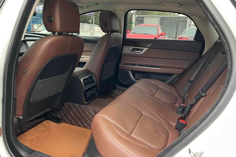 Used Jaguar XFL 2019 XFL 2.0T 250 PS Two-Wheel-Drive Luxury Edition Interior 8