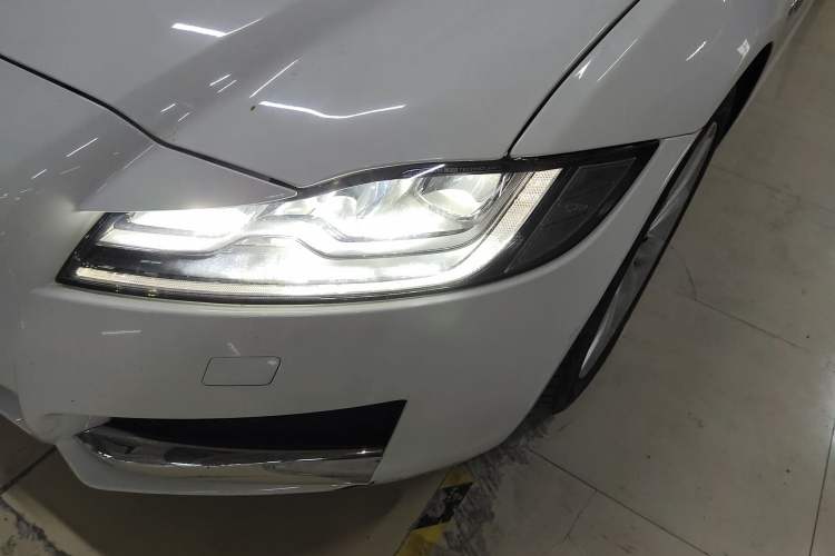 Used Jaguar XFL 2019 XFL 2.0T 250 PS Two-Wheel-Drive Luxury Edition Left Front Headlight
