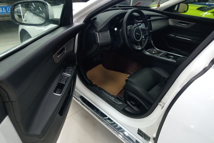 Used Jaguar XFL 2019 XFL 2.0T 200 PS Two-Wheel-Drive Elite Edition Left Front Seat