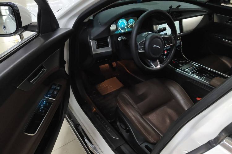 Used Jaguar XFL 2019 XFL 2.0T 250 PS Two-Wheel-Drive Luxury Edition Left Front Seat
