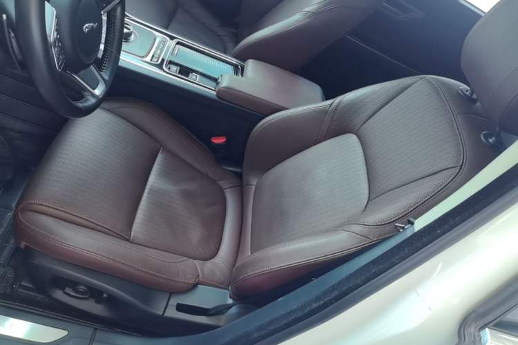 Used Jaguar XFL 2019 XFL 2.0T 250 PS Four-Wheel Drive Luxury Edition Left Front Seat