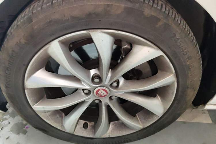 Used Jaguar XFL 2019 XFL 2.0T 250 PS Two-Wheel-Drive Luxury Edition Left Front Wheel Hub