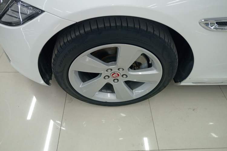 Used Jaguar XFL 2019 XFL 2.0T 200 PS Two-Wheel-Drive Elite Edition Left Front Wheel Hub