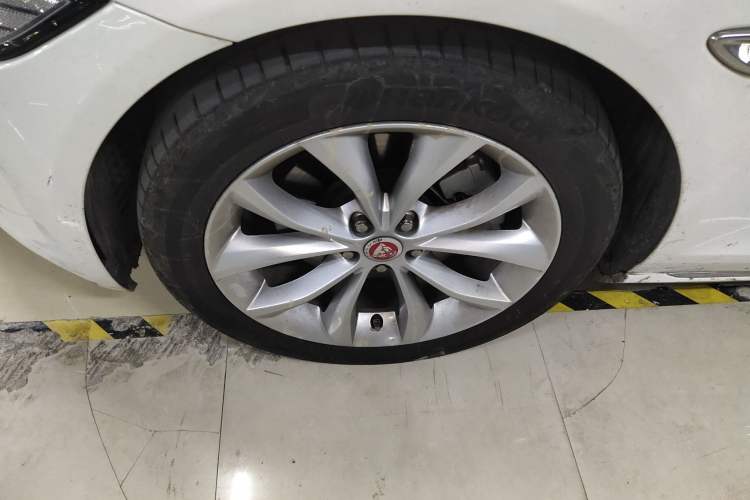 Used Jaguar XFL 2019 XFL 2.0T 250 PS Two-Wheel-Drive Luxury Edition Left Front Wheel Hub