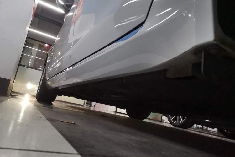 Used Jaguar XFL 2019 XFL 2.0T 200PS Two-Wheel-Drive Luxury Edition Left Side Sill