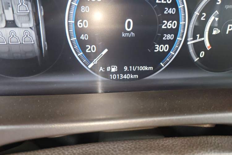 Used Jaguar XFL 2019 XFL 2.0T 250 PS Four-Wheel Drive Luxury Edition Odometer Close Up